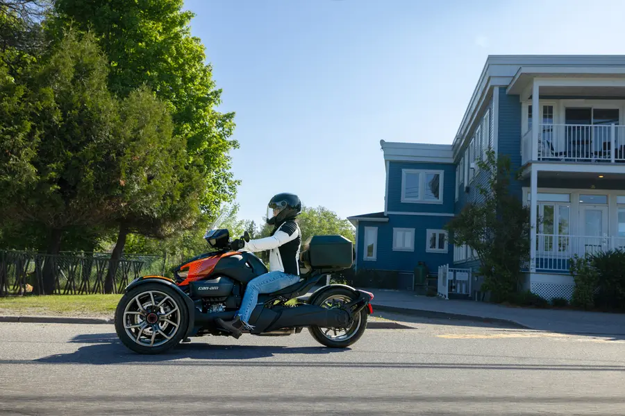 Can-Am Ryker na drodze